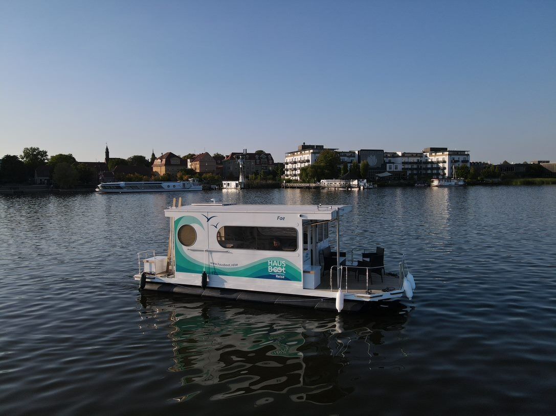 Houseboat Kompakt Fae for rent Germany Boataround