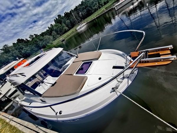 Beneteau Antares 8 | Blue Szejk