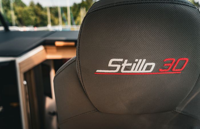 Stillo 30 | Maly Lew