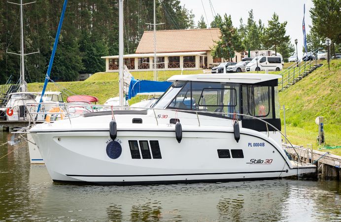 Stillo 30 | Maly Lew