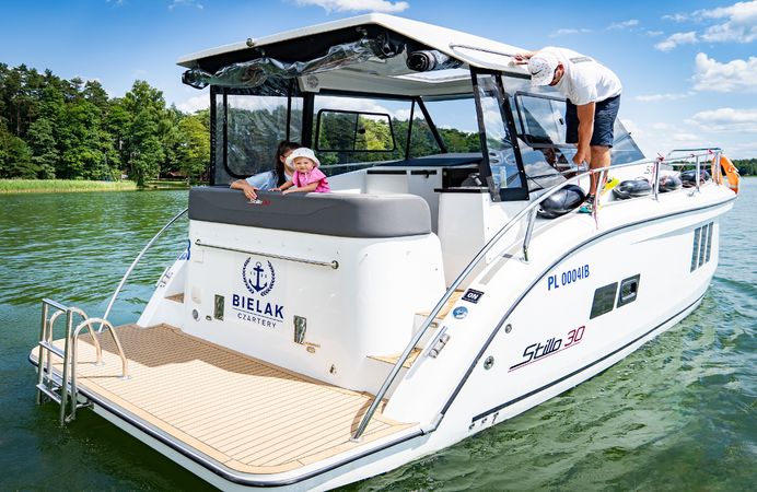 Stillo 30 | Maly Lew