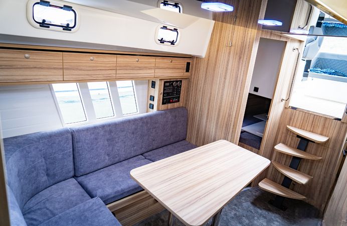 Stillo 30 | Maly Lew