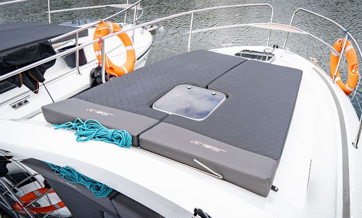 Stillo 30 | Maly Lew