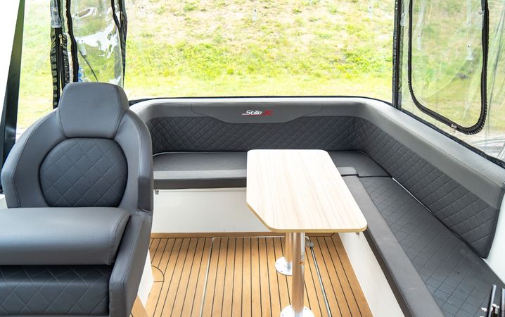 Stillo 30 | Maly Lew