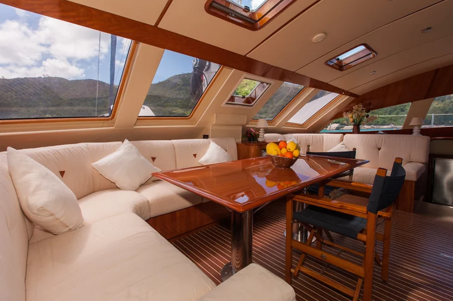 Privilege 615 | Cirrus