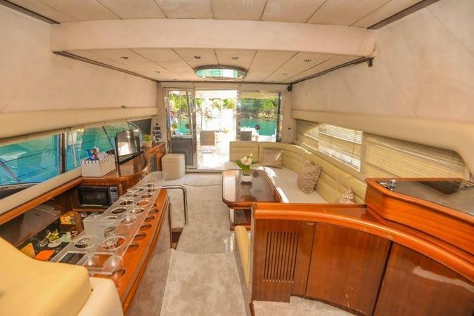 Mengi Yay Leomar 59 | White Blue