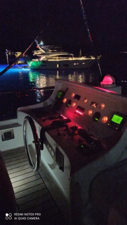 Mengi Yay Leomar 59 | White Blue