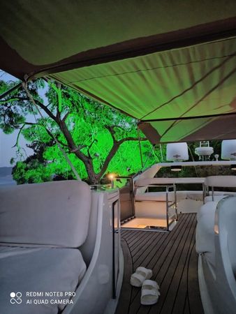 Mengi Yay Leomar 59 | White Blue