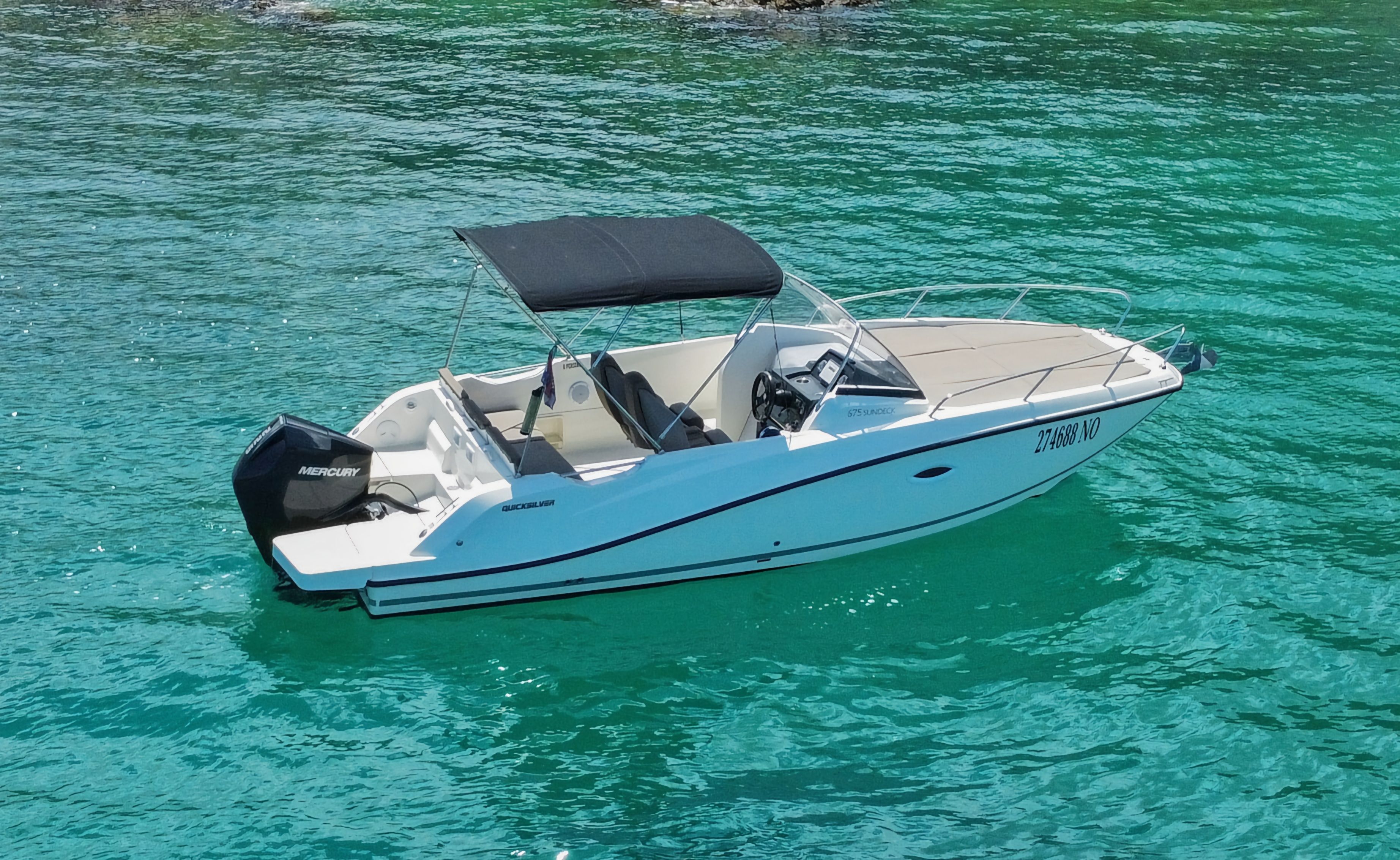 Quicksilver 675 Activ | Sundeck