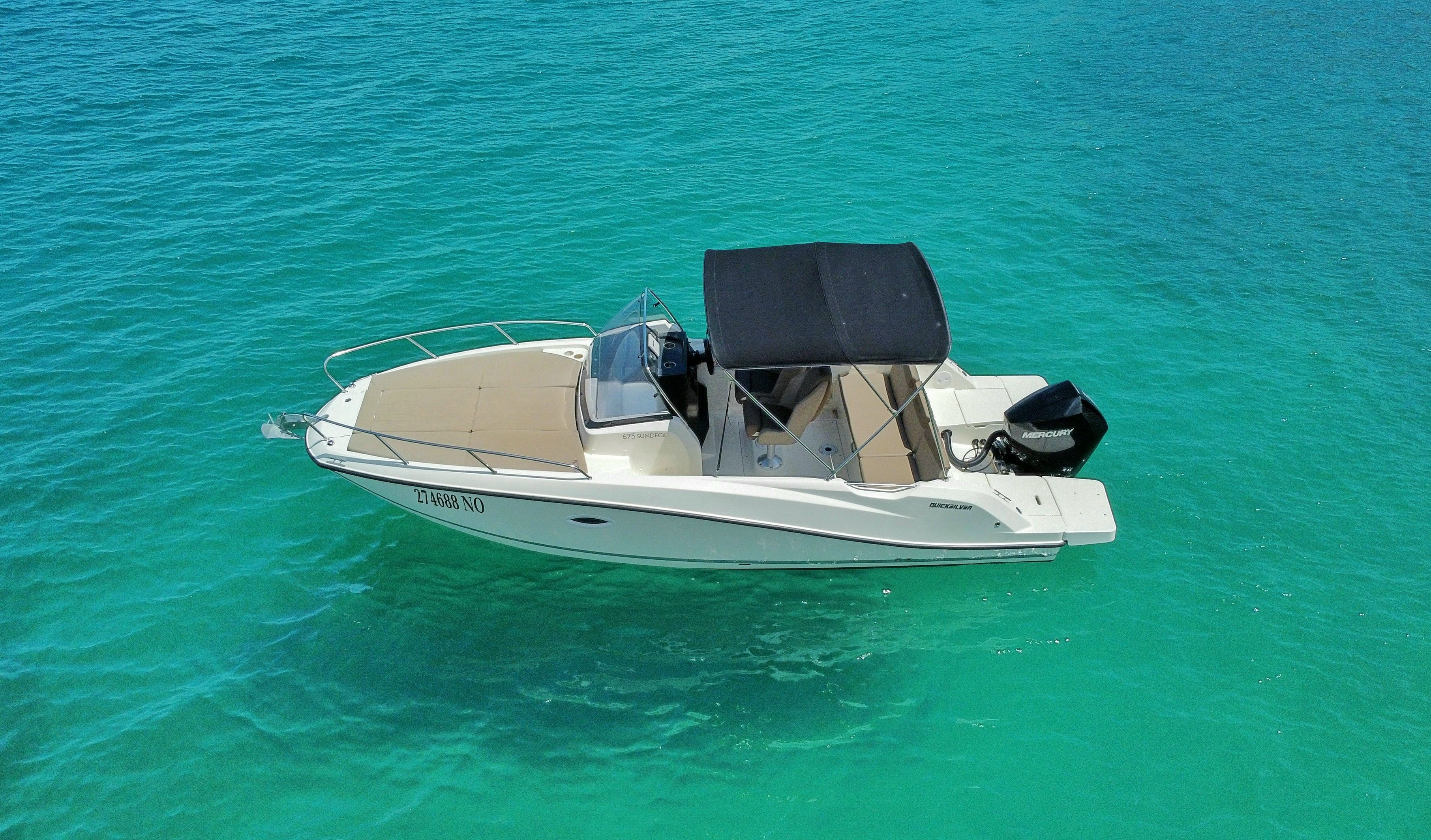 Quicksilver 675 Activ | Sundeck