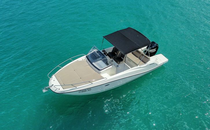 Quicksilver 675 Activ | Sundeck