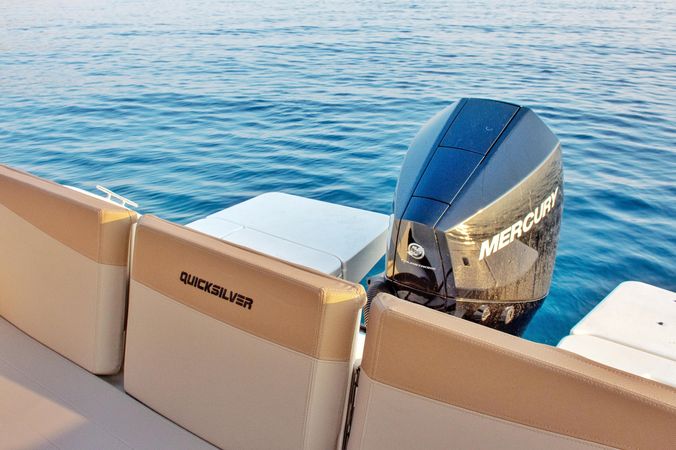 Quicksilver 675 Activ | Sundeck