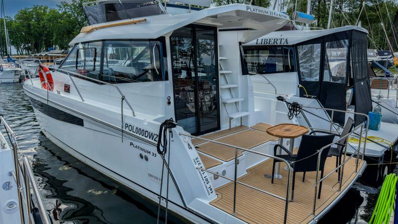 Odysseya Platinum 35 | Fly Active 4