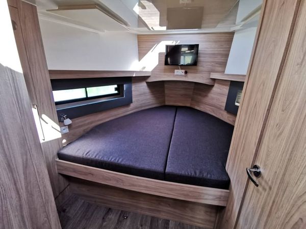 Cobra Yachts 40 | VIP Disco