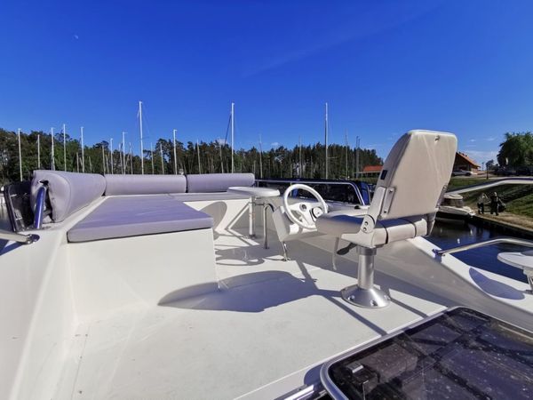 Cobra Yachts 40 | VIP Disco