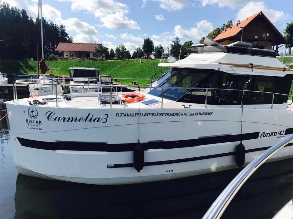 Cobra Yachts 40 | Carmelia 3