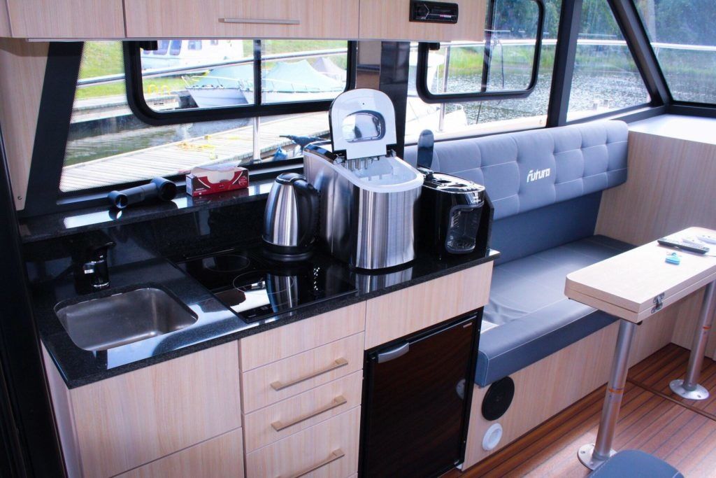 Cobra Yachts 40 | Carmelia 3
