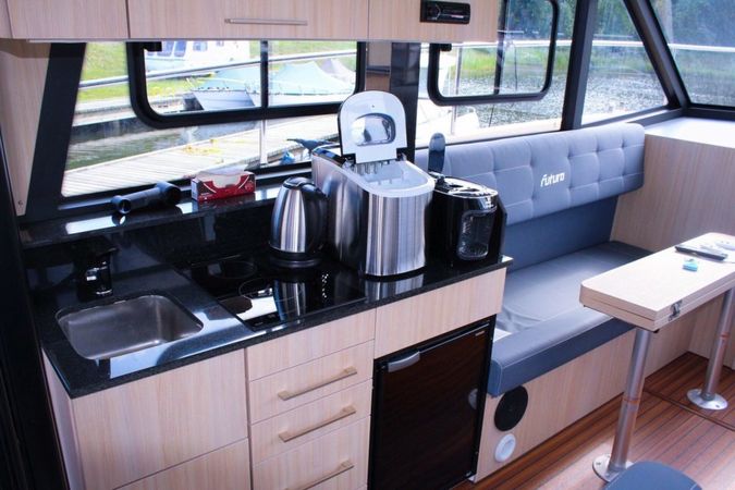 Cobra Yachts 40 | Carmelia 3