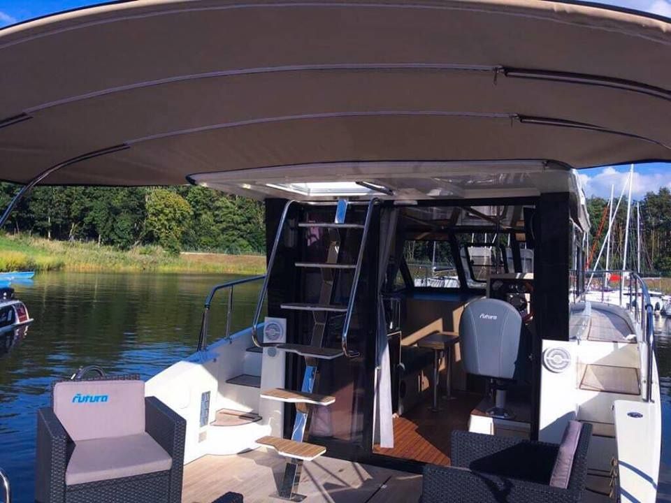 Cobra Yachts 40 | Carmelia 3