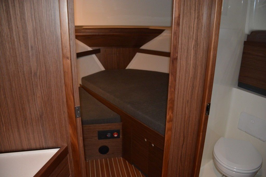 Nautika 1000 | Czarny Piotrus