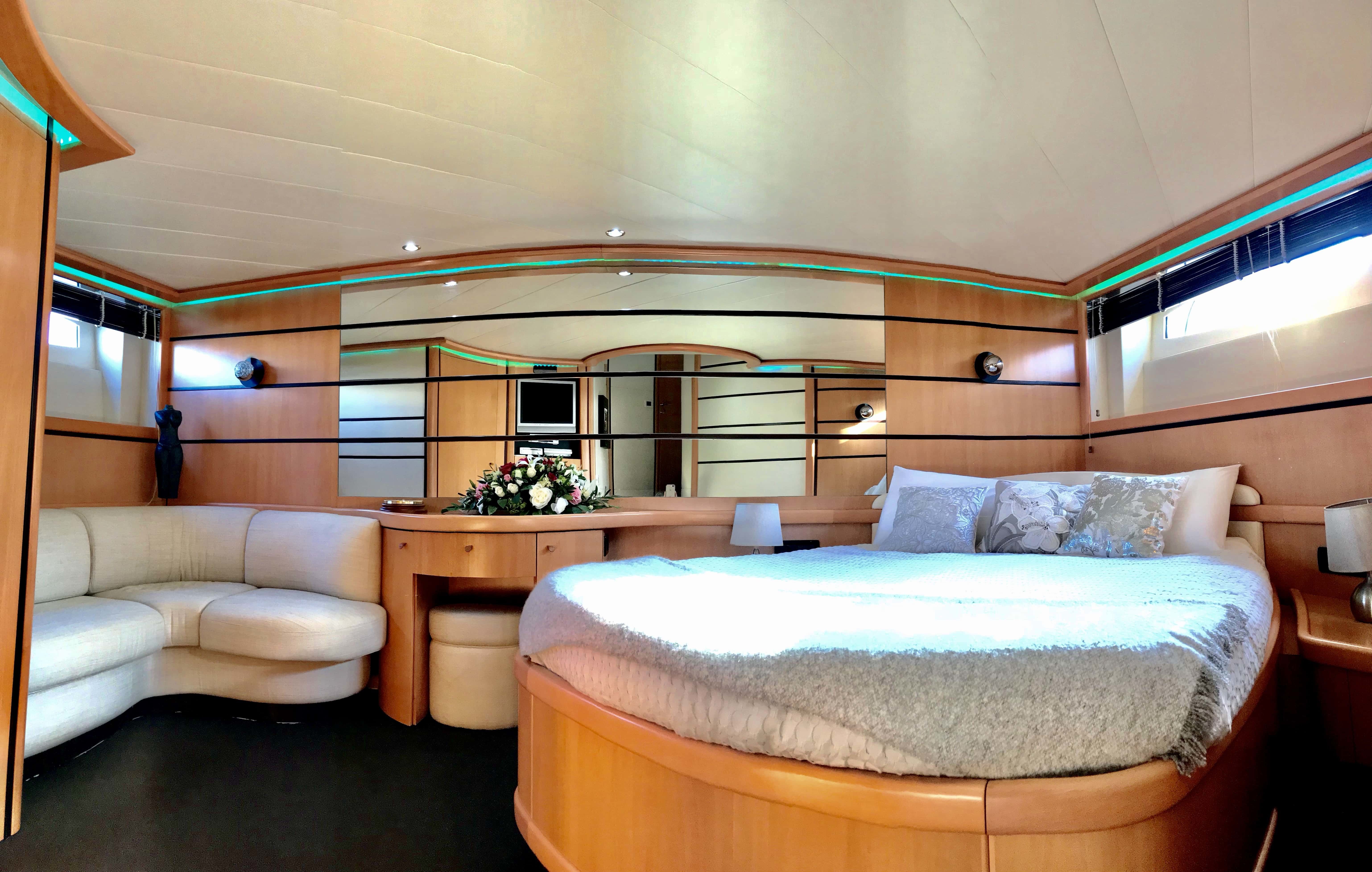 Pershing 76 | Nadezhda Omsk