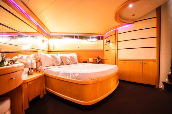 Pershing 76 | Nadezhda Omsk