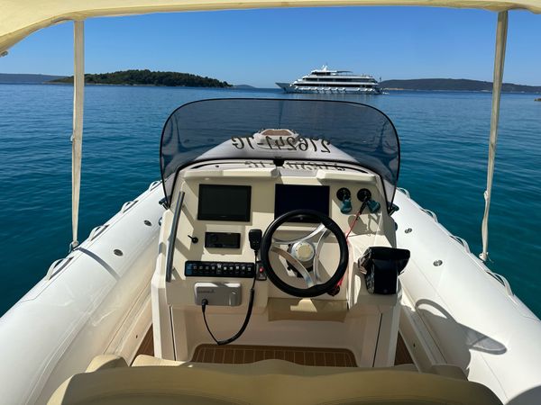 Joker Clubman 28 | 22