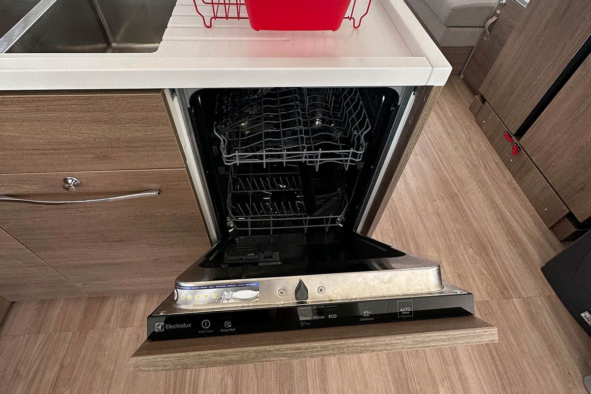 Bali 4.8 | Queen Feta