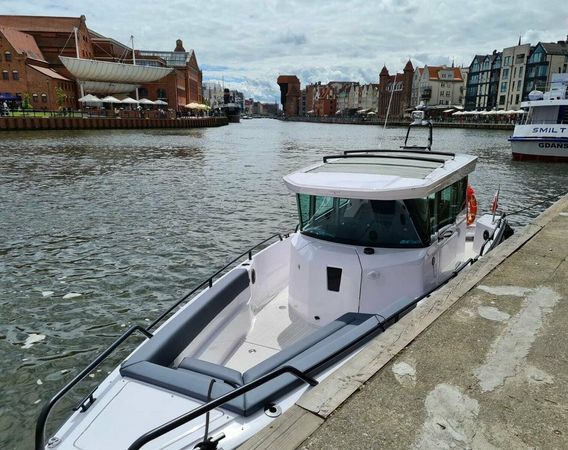 Axopar 28 Cabin Brabus Line | Inventi