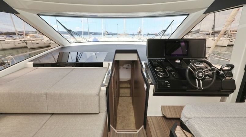 Greenline 45 Fly | Pepper