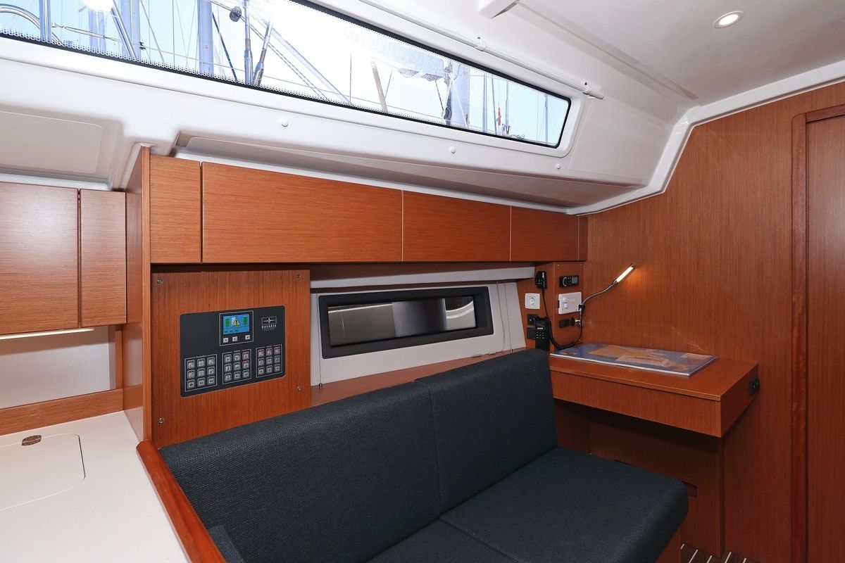 Bavaria C42 | SeaTime