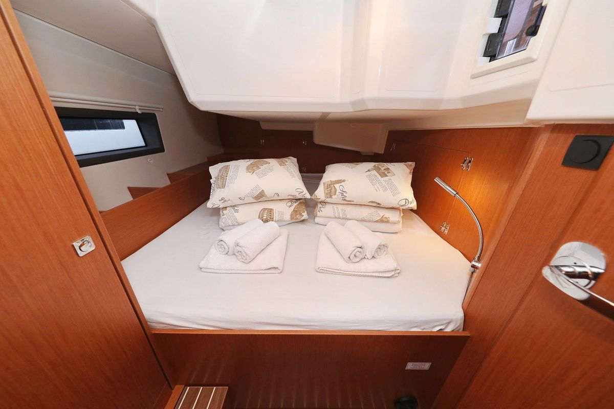 Bavaria C42 | SeaTime