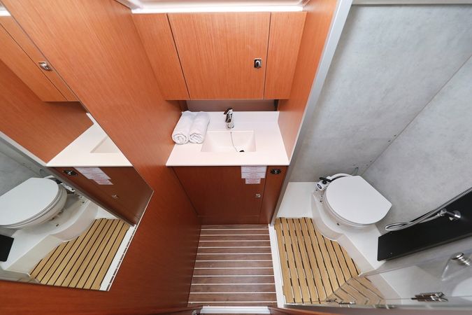 Bavaria C42 | SeaTime