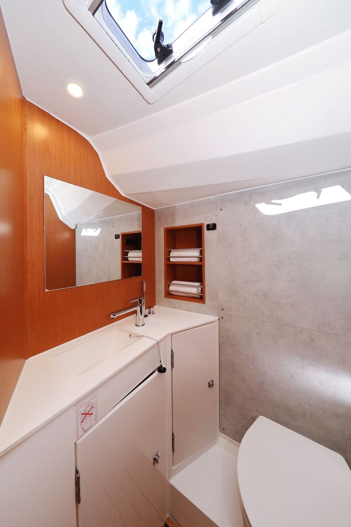 Bavaria C42 | SeaTime