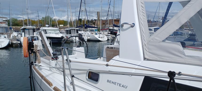 Beneteau Oceanis 38.1 | Taomino