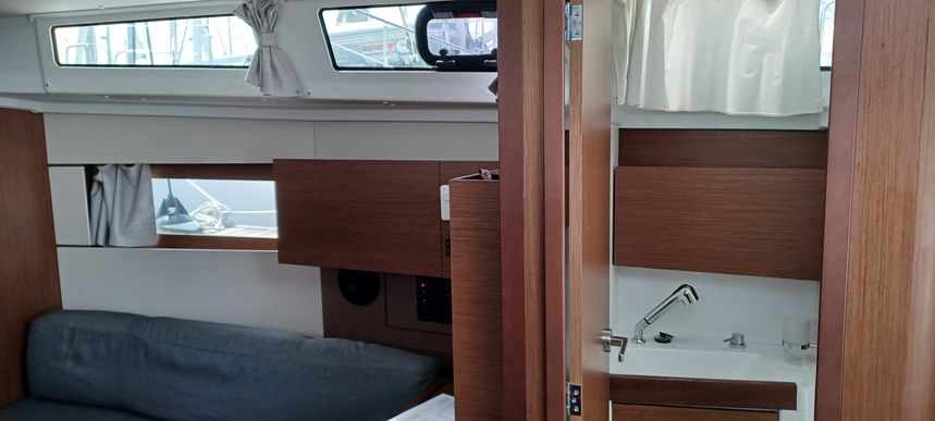 Beneteau Oceanis 38.1 | Taomino