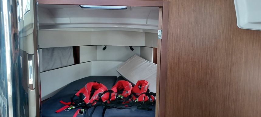 Beneteau Oceanis 38.1 | Taomino