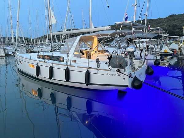 Beneteau Oceanis 38.1 | Jana