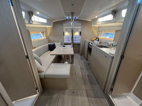 Beneteau Oceanis 38.1 | Jana