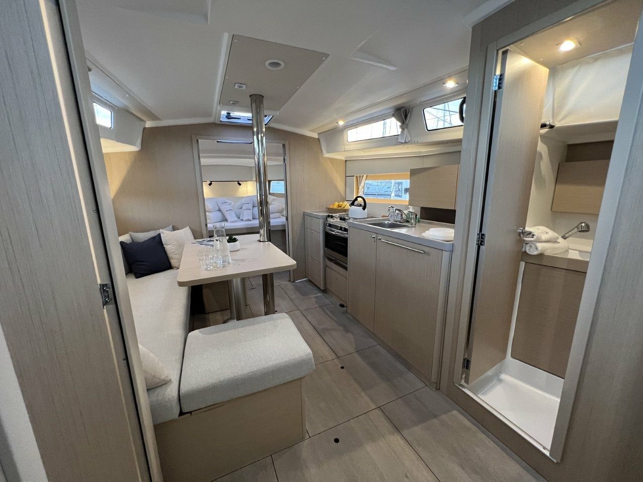 Beneteau Oceanis 38.1 | Jana