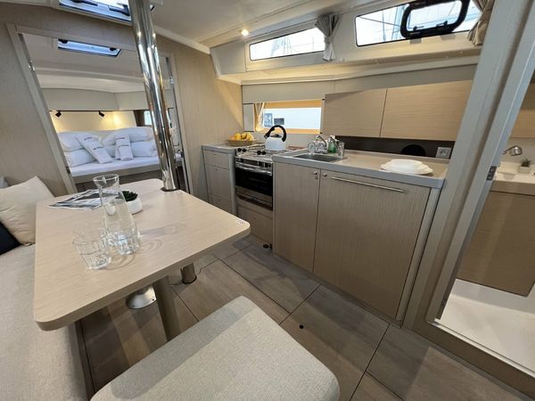 Beneteau Oceanis 38.1 | Jana
