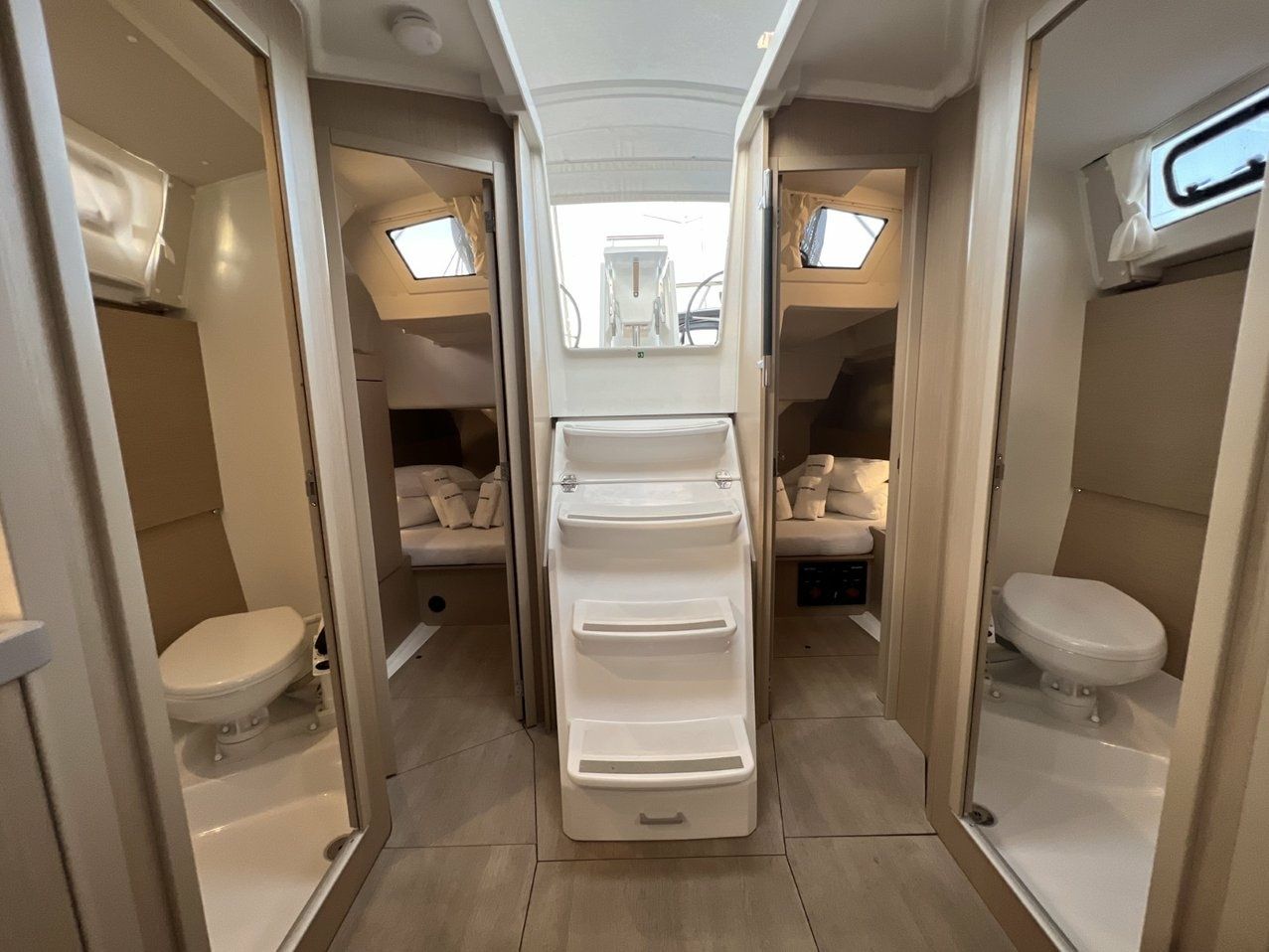 Beneteau Oceanis 38.1 | Jana