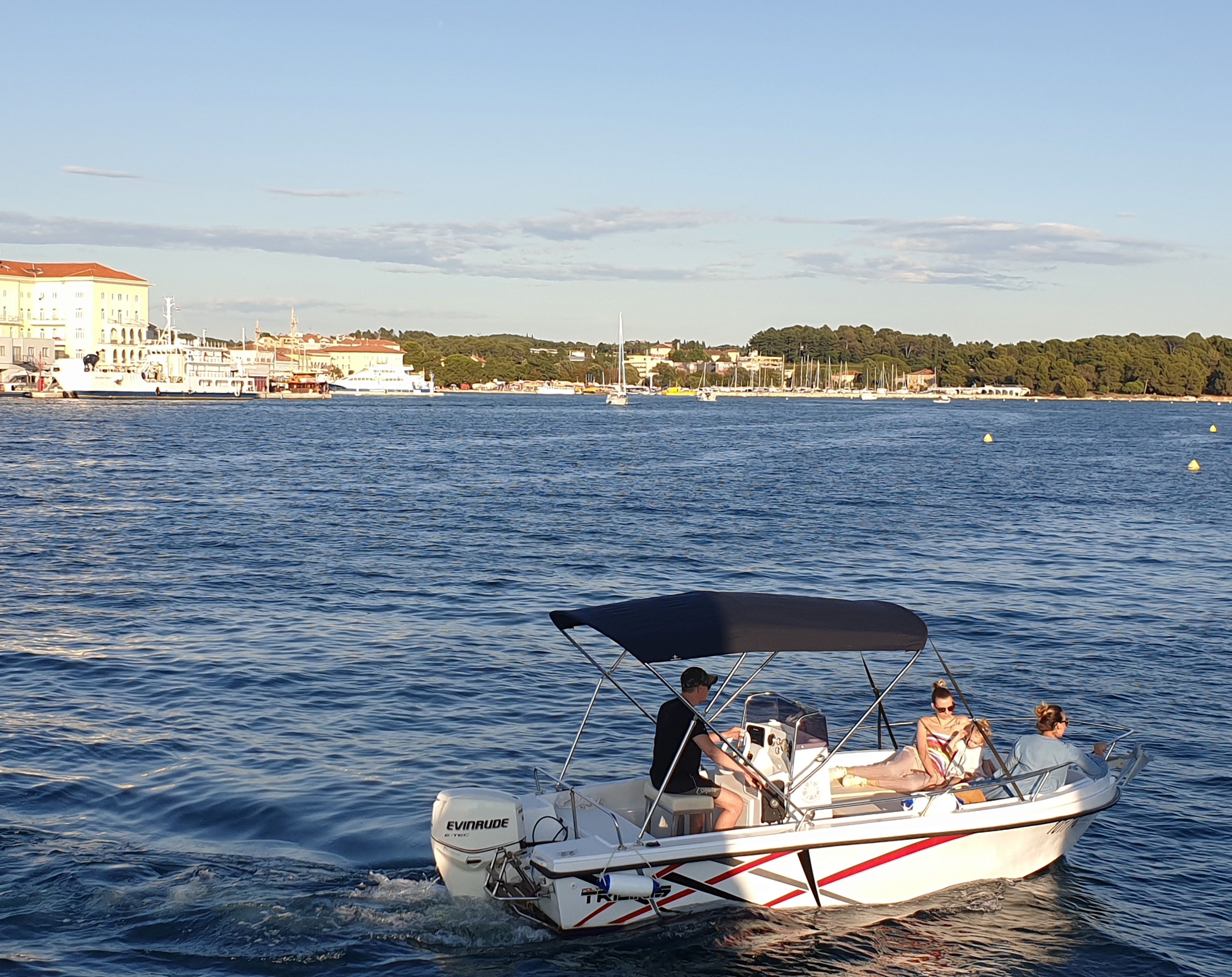 Polyform Triakis 17.5 | Triakis