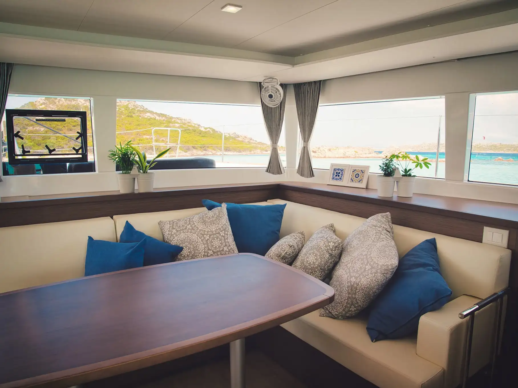 Lagoon 450 F | Pollo