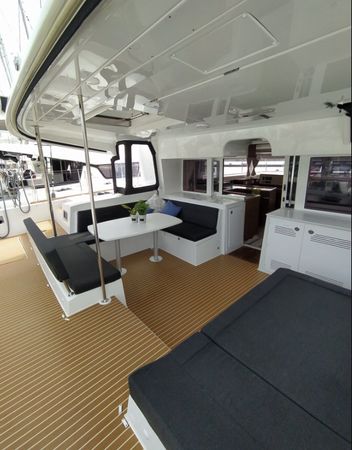 Lagoon 450 F | Pollo