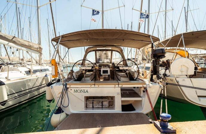 Dufour 360 | Monia