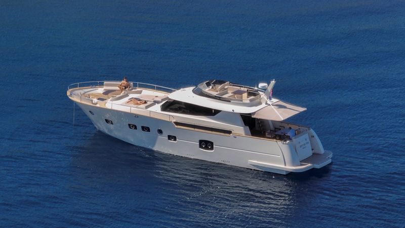 Monachus 70 Fly | Panta Rei