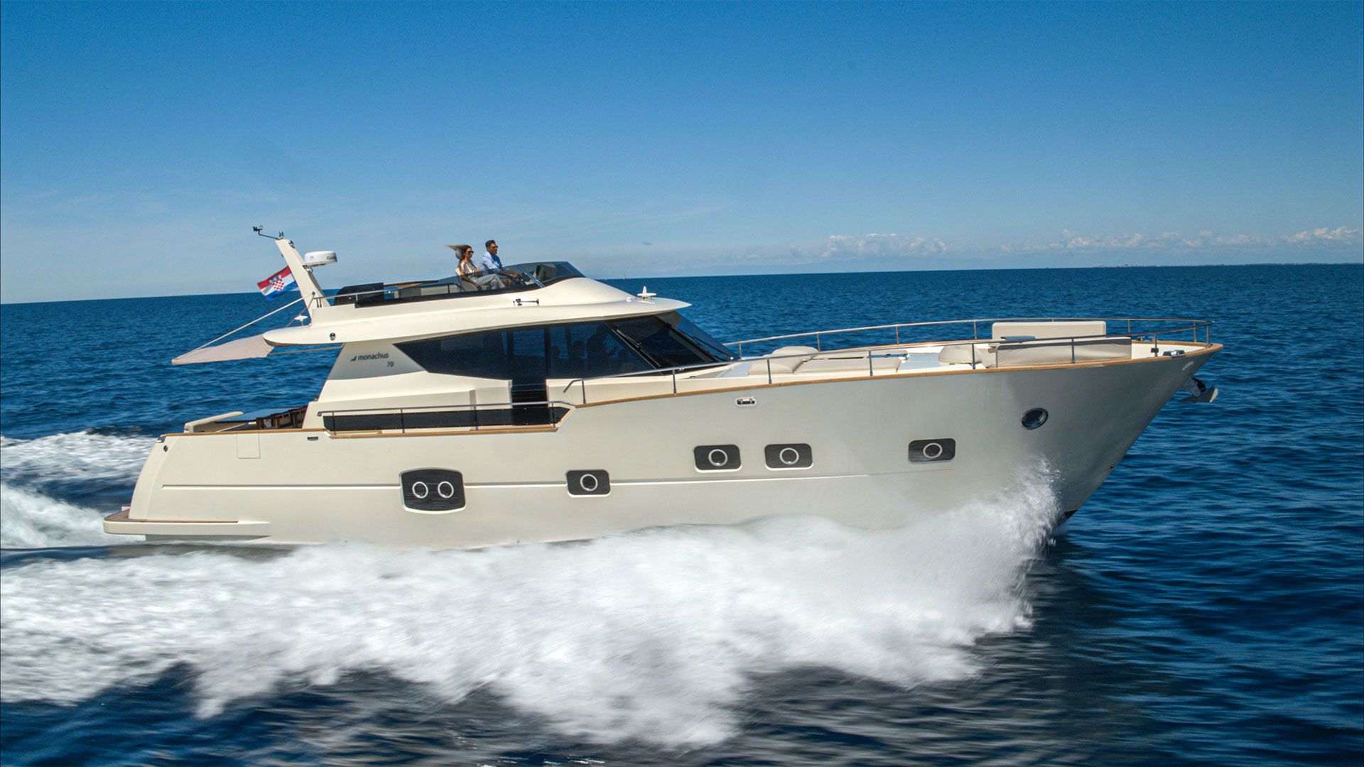 Monachus 70 Fly | Panta Rei