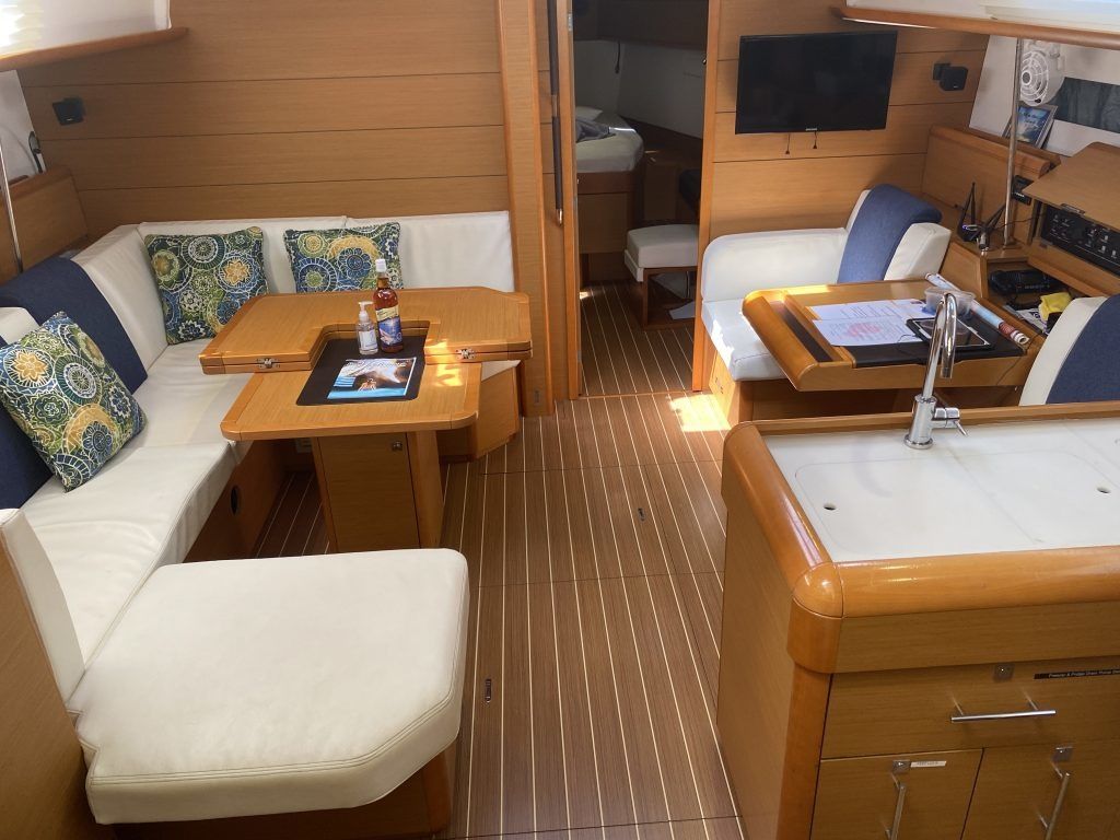 Jeanneau 469 | Silver Girl