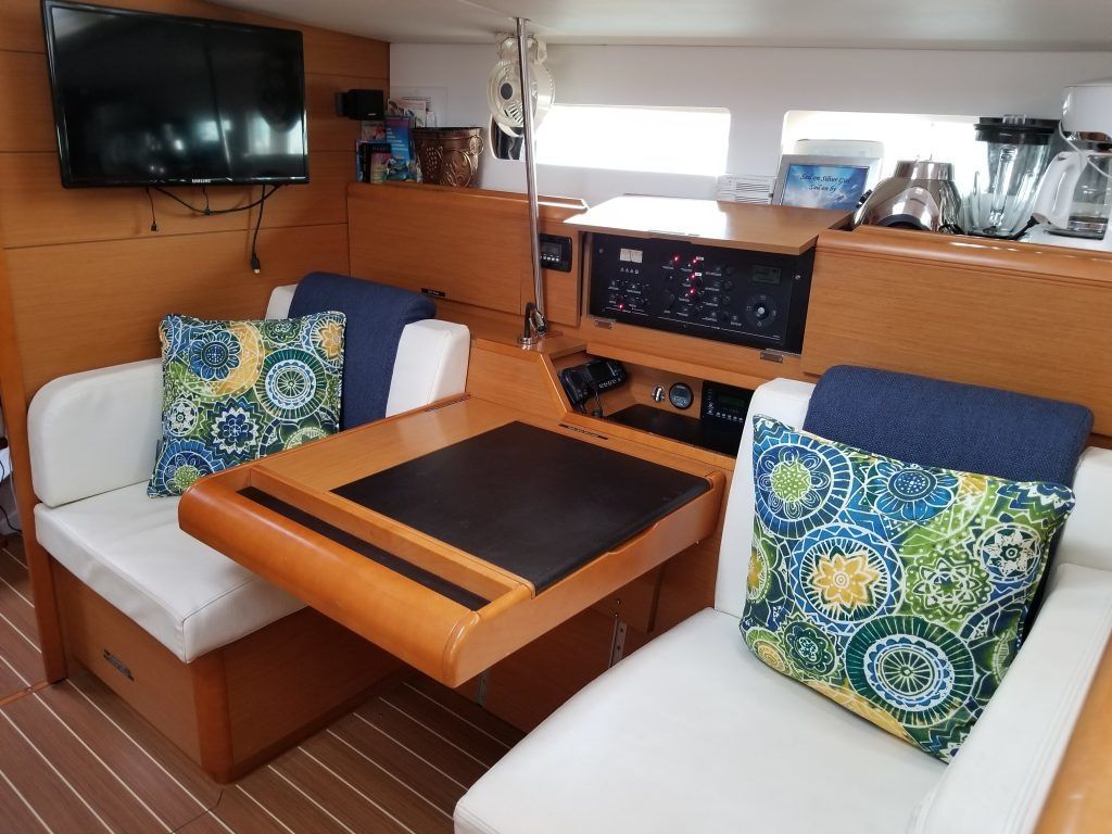 Jeanneau 469 | Silver Girl